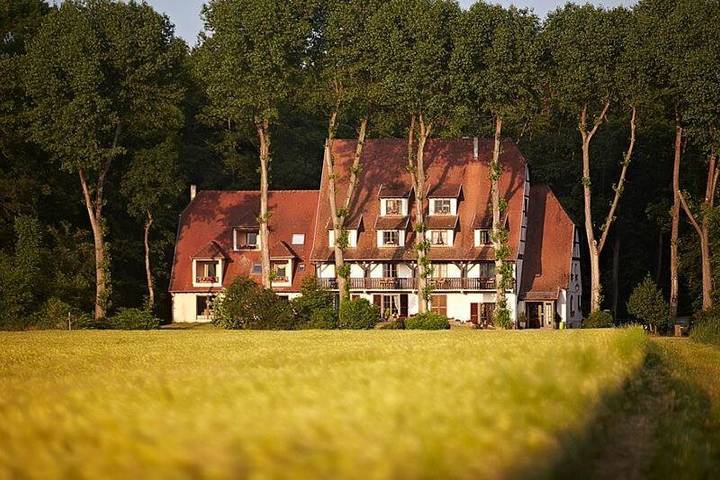Hôtel pour 2 personnes, avec Jardin et Piscine à Guémar