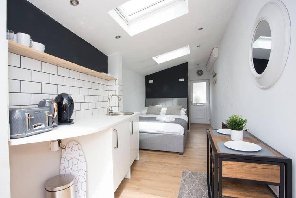 Entire apartment, Standard Studio in Totnes, Devon