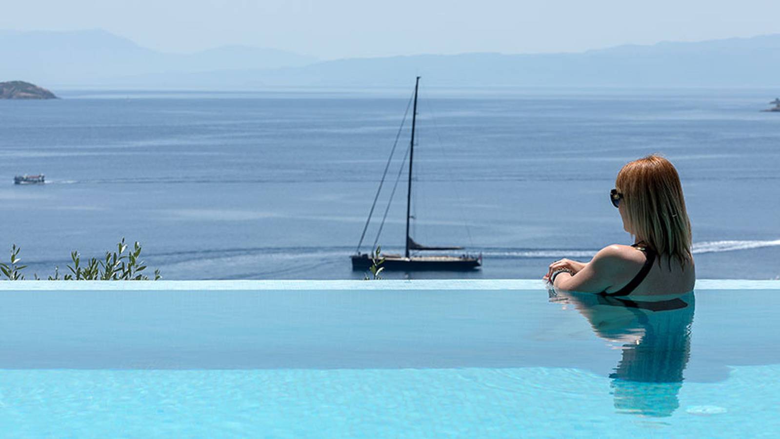 Super Luxury Skiathos Villa | Five-Bedroom Villa | Private Infinity Pool & Astounding Sea Views | Skiathos Town in Sporaden