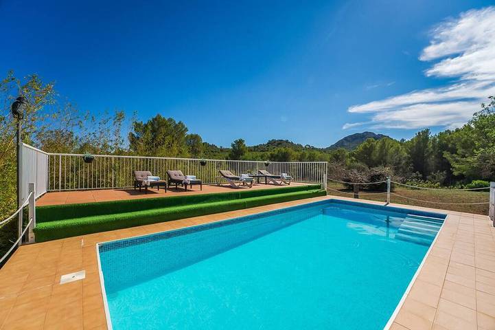 Ferienhaus für 4 Personen, mit Terrasse und Garten in Font de sa Cala