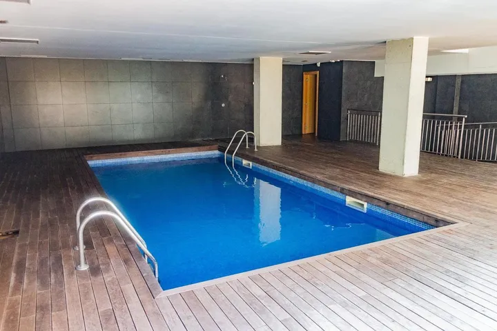 Apartamento de vacaciones para 6 personas, con jardín además de piscina y vistas - 1