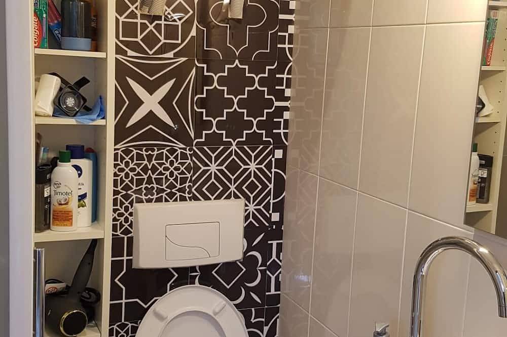 Entire apartment, Entire accommodation near Disney Land Paris with Wifi and close transport. in Esbly, Seine-et-Marne