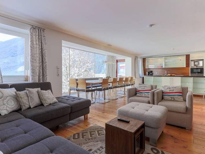Ferienhaus für 16 Personen, mit Balkon und Terrasse sowie Garten und Sauna in Krimml