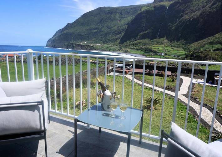 Casa rural para 2 personas, con Terraza y Jacuzzi además de Jardín y Vistas en Santa Cruz das Flores - 4