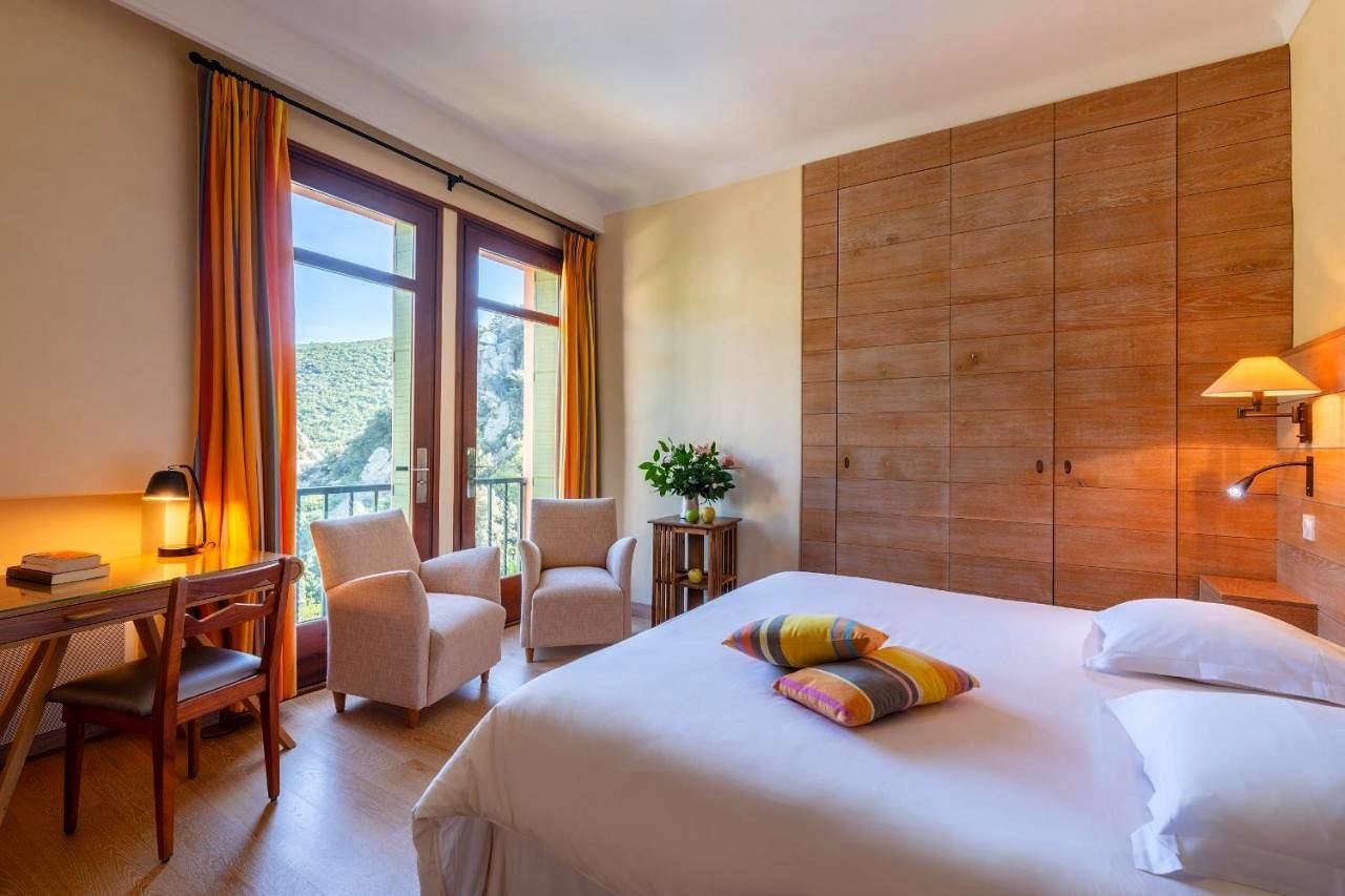 Les Pyrénées - le Grand Hôtel & le Château in Molitg-les-Bains, Parc naturel régional des Pyrénées catalanes