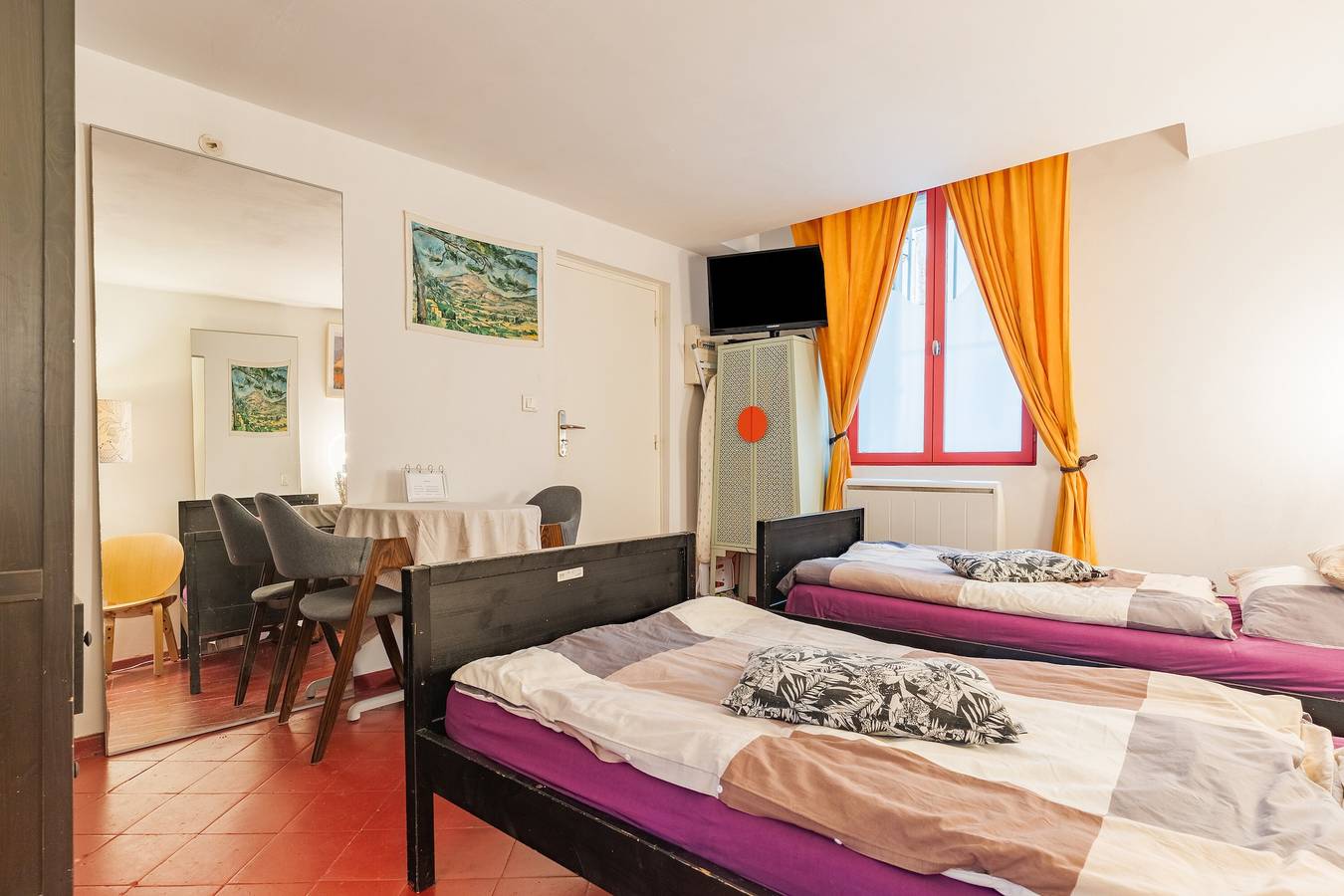 Gehele studio, Appartement 'Finsonius Studios 5 - Twin' met gedeeld terras, gedeelde tuin en Wi-Fi in Aix-en-Provence, Aix-en-Provence en omgeving