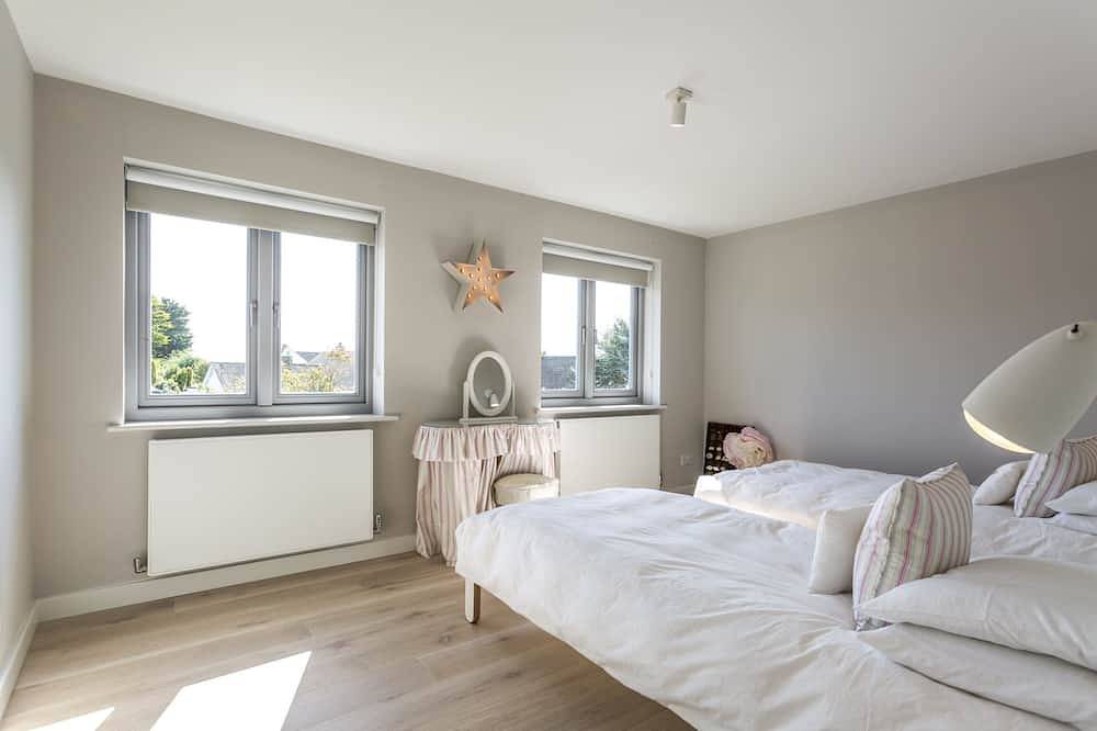Stylish beach house in West Wittering village as featured in Living Etc mag in West Wittering Beach, West Wittering