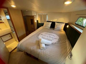 Bateau pour 4 personnes, avec terrasse et vue, animaux acceptés en Bourgogne-Franche-Comté
