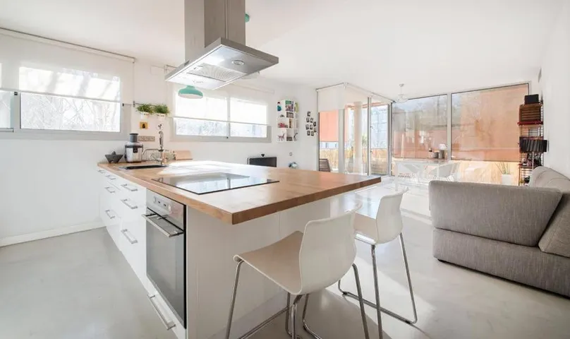 Apartamento de vacaciones para 7 personas, con terraza además de vistas y piscina - 1