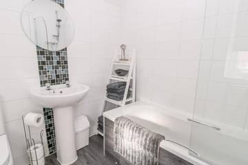 Log Cabin for 4 People in Filey, North Yorkshire, Photo 3