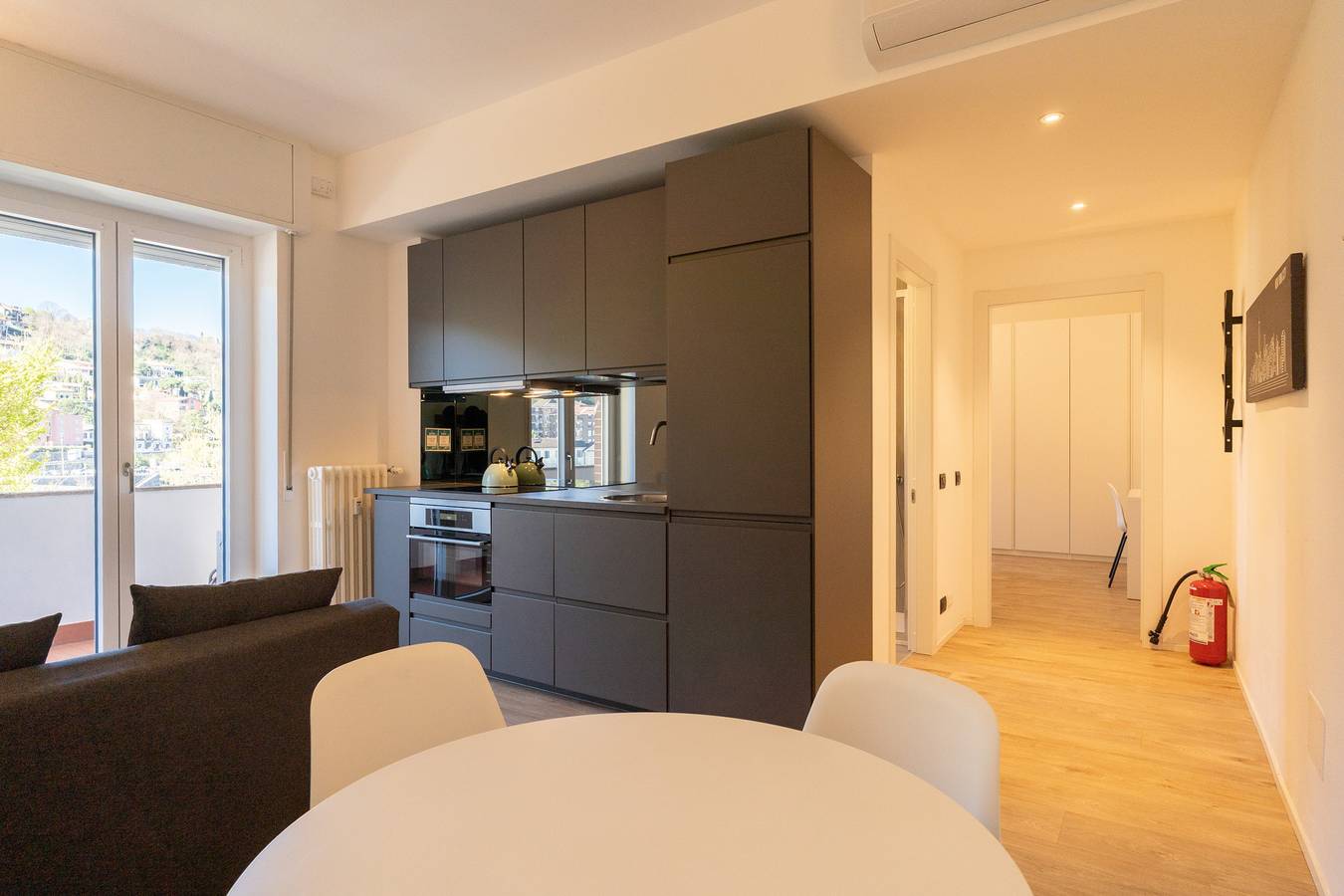 Entire apartment, Lecco Lakefront Retreat in Lecco, Prealpi Bergamasche Occidentali