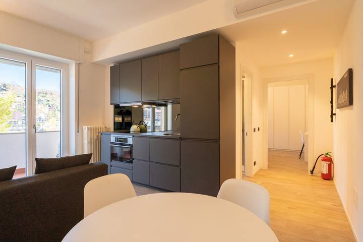 Ferienwohnung für 4 Personen, mit Balkon und Seeblick in Lecco - 3