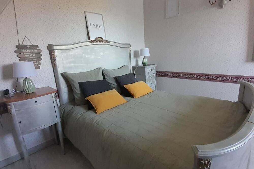 Charming family home-Lanidult: waterfront, sea view, verdant setting! in Lanildut, Región de Brest