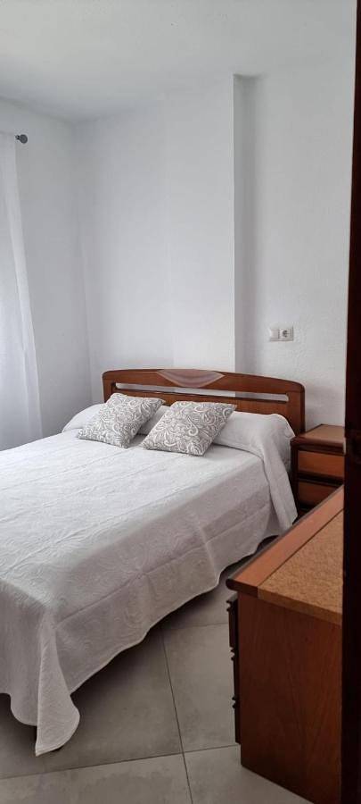 Apartamento vacacional entero, Habitacion Matrimonio a 100 m de la Playa de Poniente in Benidorm, Costa Blanca