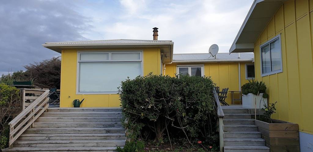 Sunny Bach am Strand mit viel Platz und viel zu tun in Kapiti Coast District