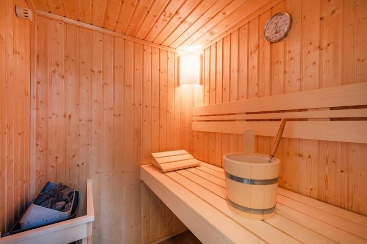 Modernes Ferienhaus im Fischerdorf mit Sauna, Garten & Blick ins Grüne – perfekt zum Abschalten in Zirchow, Usedom