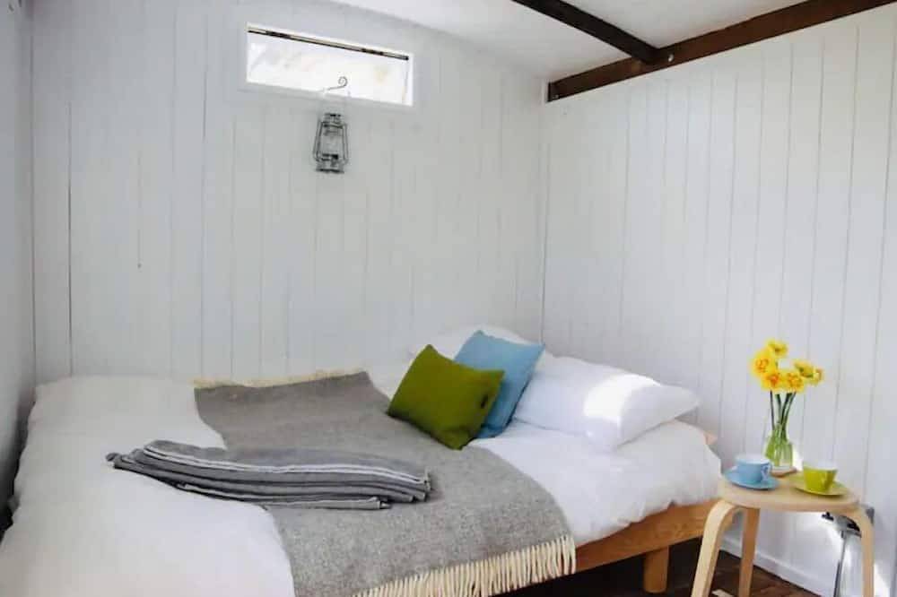 Tiny Home No.1 Railway Carriage with Stunning Views in Gateshead