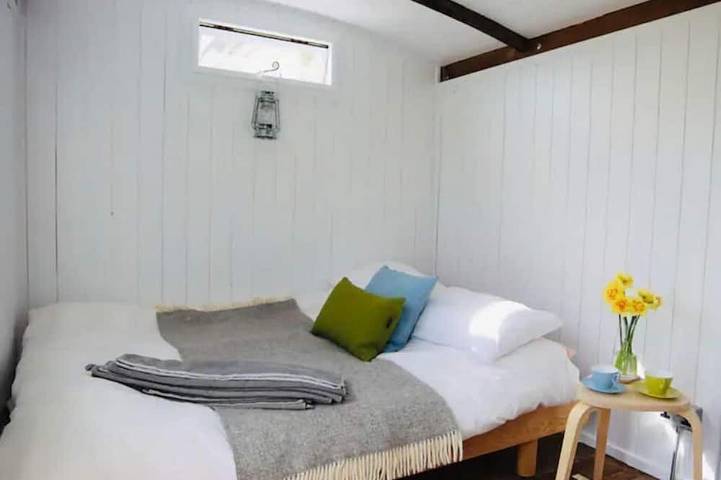 Tiny Home No.1 Railway Carriage with Stunning Views in Gateshead