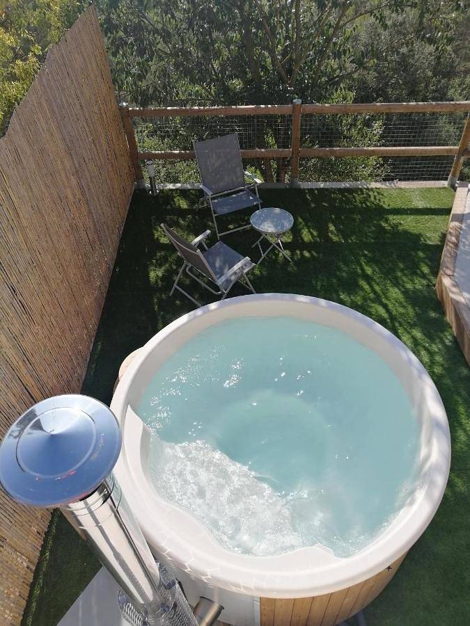 Casa rural para 10 personas, con Balcón y Jacuzzi además de Terraza y Jardín en El Bages