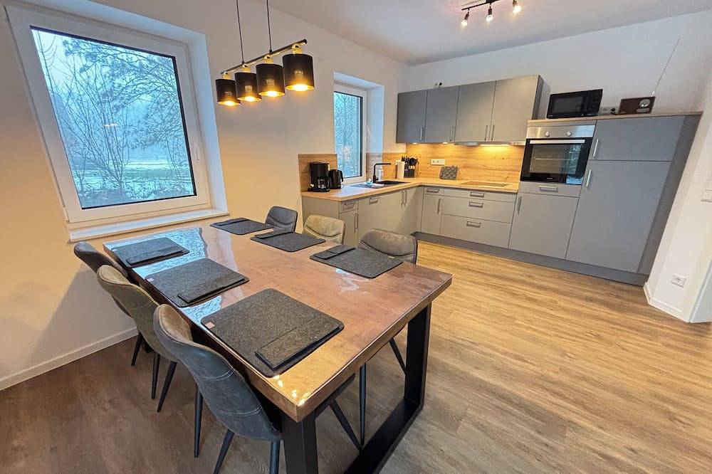 Neubau-Ferienhaus in Emden mit moderner Einrichtung für bis zu 6 Personen in Emden, Ostfriesland