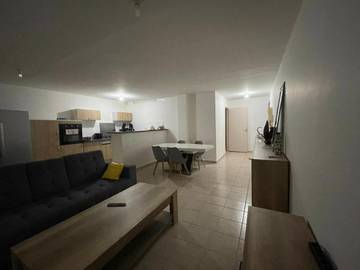 Gîte pour 6 personnes, avec terrasse et vue à Koungou