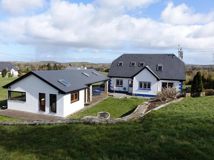 Holiday home for 9 people, with Terrace and Garden as well as View in Ennis