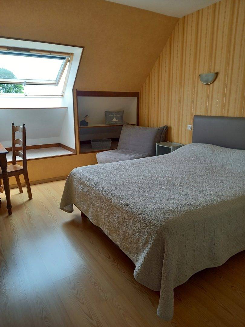 Gîte et chambres d'hôtes "La Goutte" - Chambre Bleue in Courtils, Baie du Mont-Saint-Michel