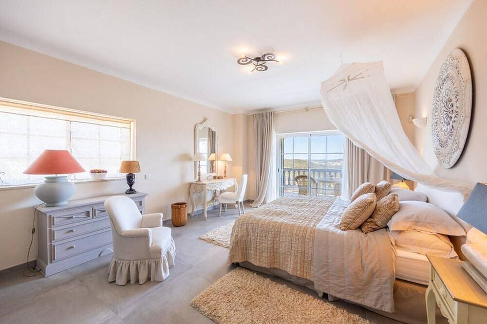 Privates Schlafzimmer in einer luxuriösen Villa, Budens in Budens, Faro Distrikt