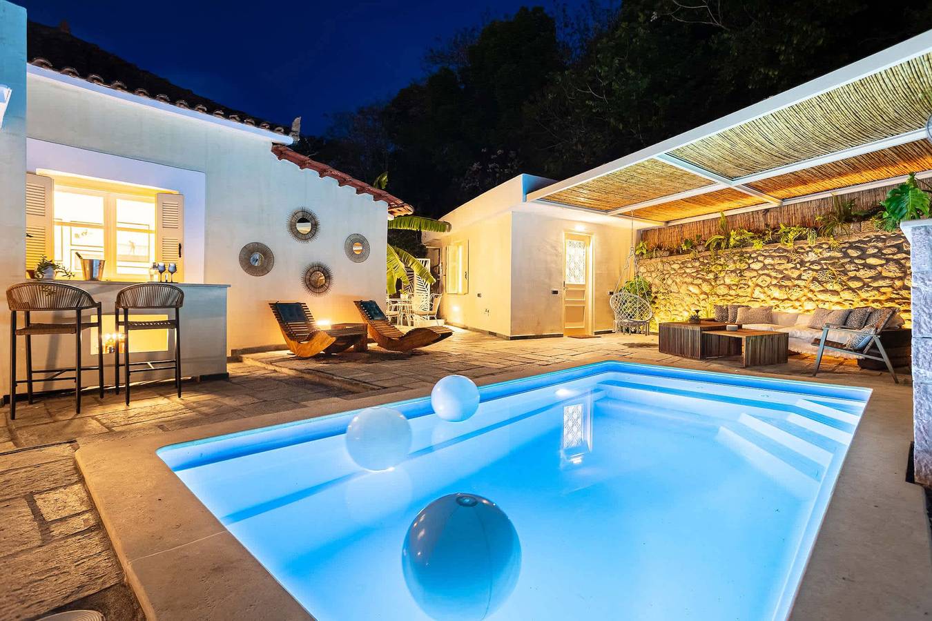 The Secret Garden - Courtyard & Private Pool Villa in Kalamata, Messenia