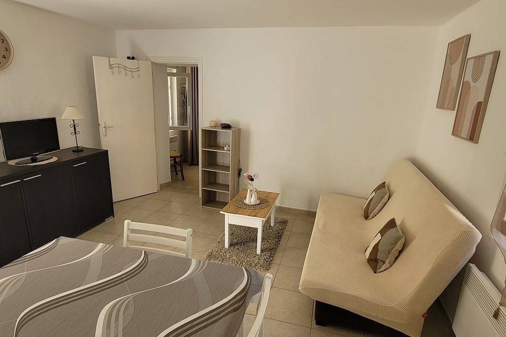 Appartement entier, Appartement aux portes des Gorges de L'Ardèche à 50 mètres de la riviére in Saint-Martin-d'Ardèche, Gorges de l’Ardèche