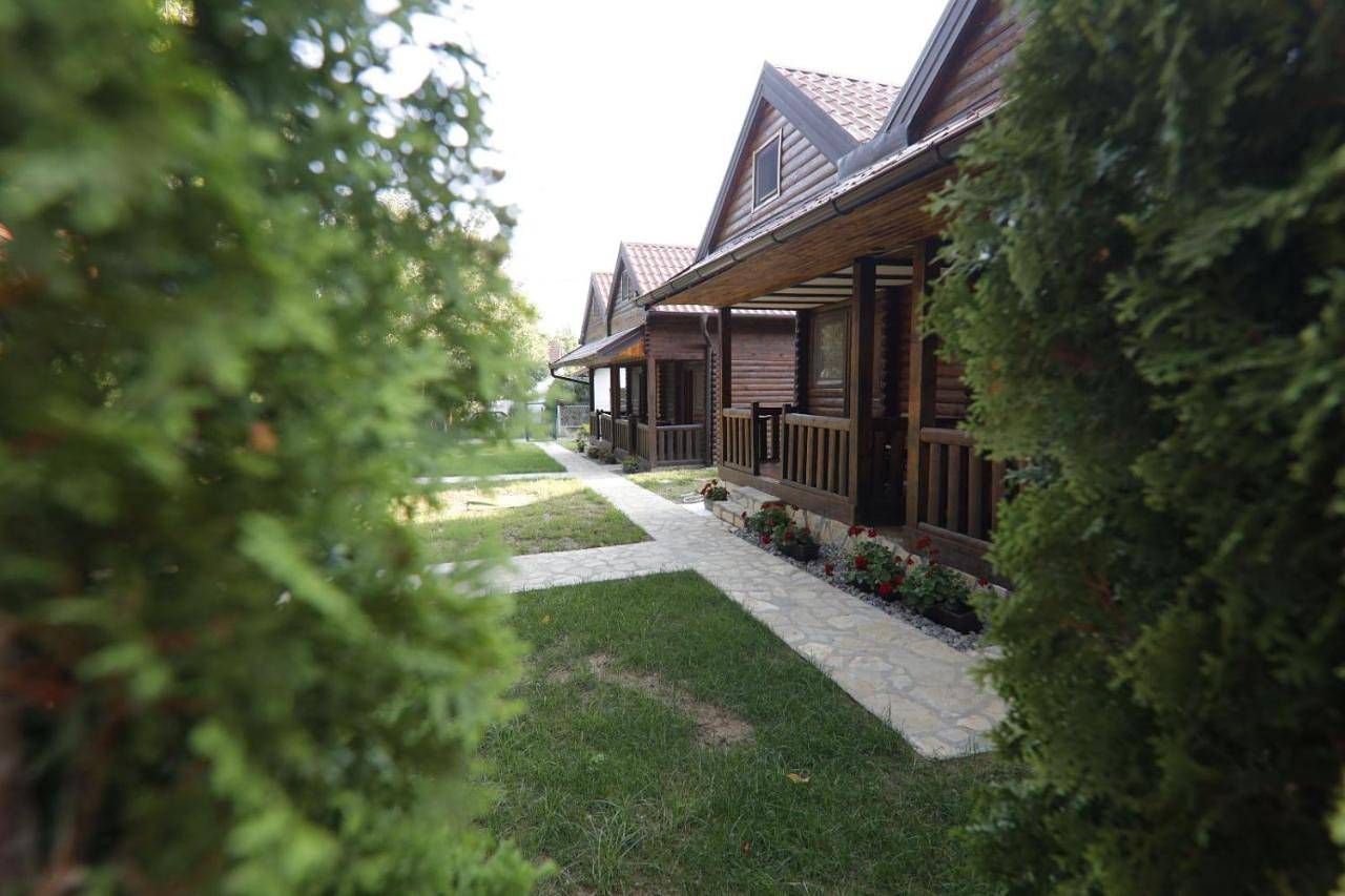Brvnare Ala Vrdnik in Врдник, Irig