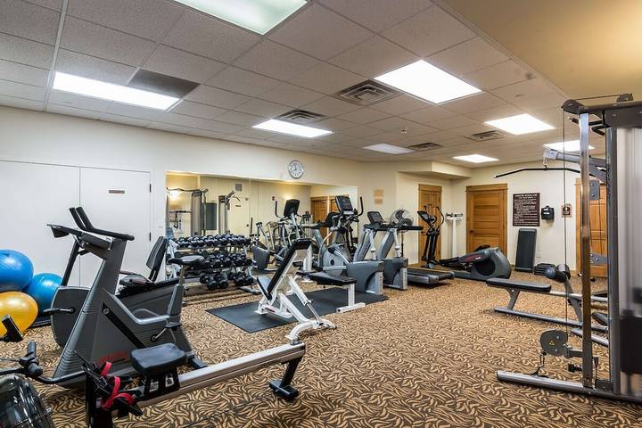 Vacation rental for 10 people, with hot tub and pool as well as terrace in Steamboat Springs