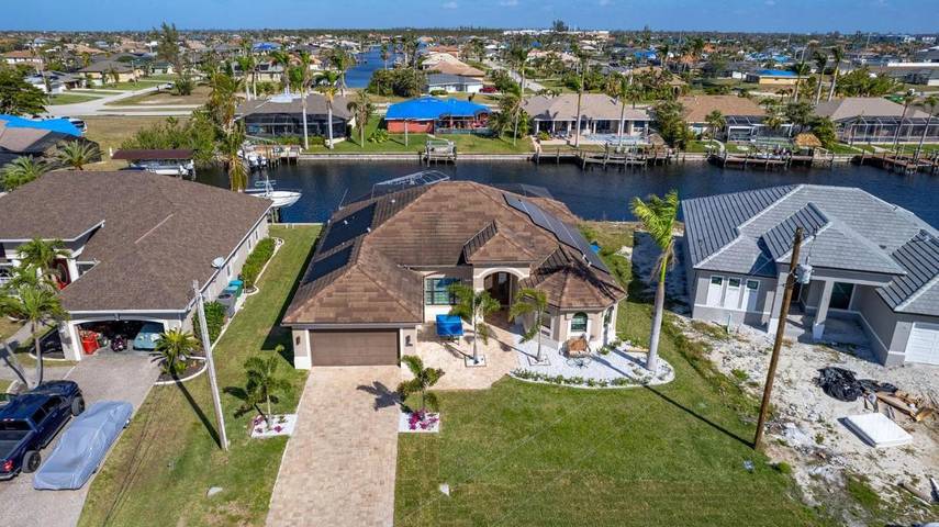 Chalet para 10 personas, con vistas al lago y vistas además de piscina y jardín - 1