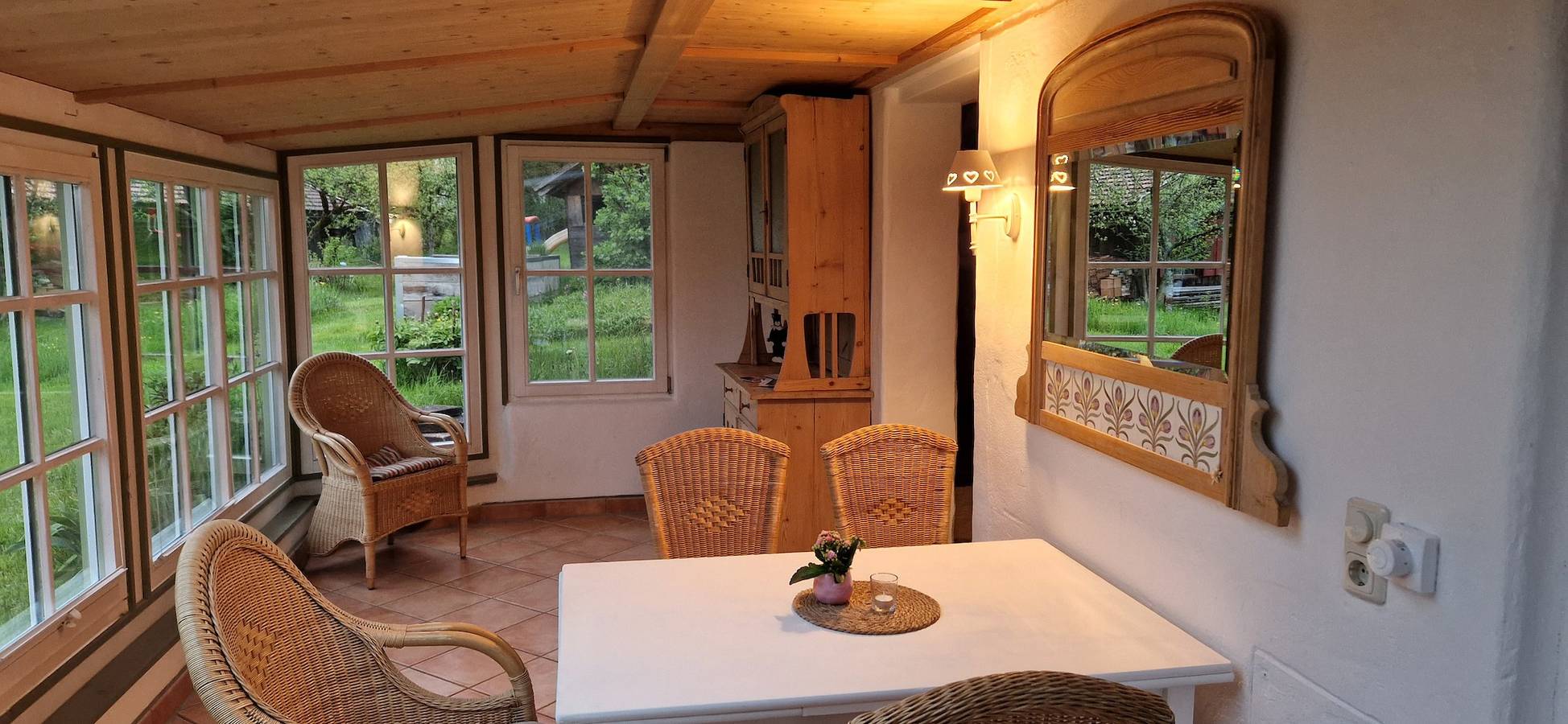 Ferienwohnung Bergwald inkl. Chiemgaukarte - Holiday flat 80sqm, 2 bedrooms, living room, 2 bathrooms, tiled stove, winter garden