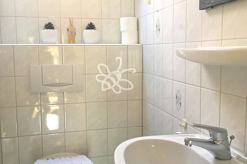Ferienhaus im Seepark Kirchheim, Hessen für Familien und Gruppen bis 6 Personen in Reimboldshausen, Kirchheim