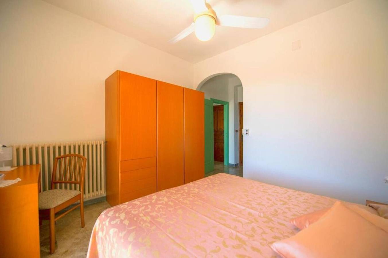 Ganze Wohnung, Ferienwohnung 'Trilo' mit Meerblick, privater Terrasse und Wi-Fi in Ischia Stadt, Ischia