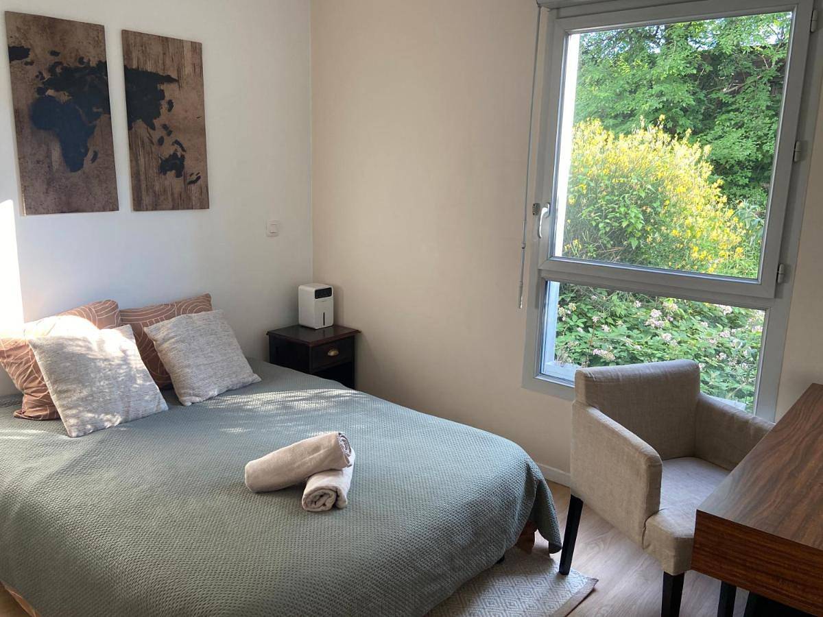 Appartement entier, 10 min from Paris And close to Metro in Rosny-sous-Bois, Seine-Saint-Denis