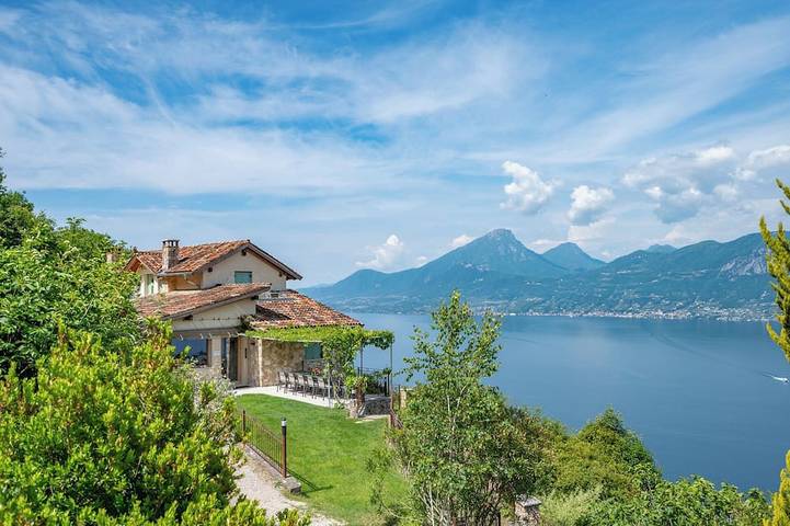Villa für 12 Personen, mit Sauna und Garten sowie Whirlpool am Gardasee