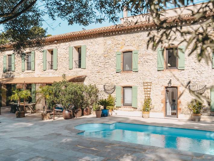 Gîte pour 4 personnes, avec Terrasse ainsi que Jardin et Piscine à Armissan