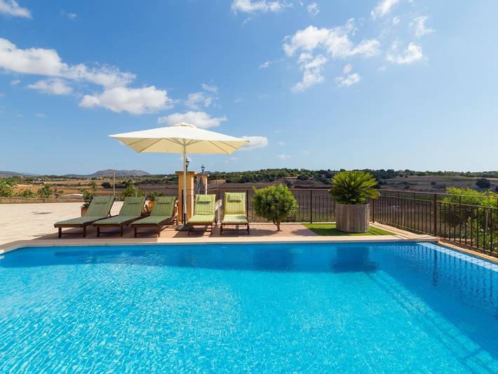 Ferienhaus für 6 Personen, mit Balkon/Terrasse und Garten sowie Pool auf Mallorca Osten - 2