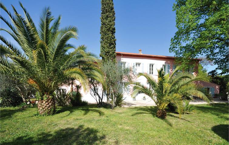 Location de vacances pour 16 personnes, avec piscine ainsi que terrasse et jardin à Grasse - 4