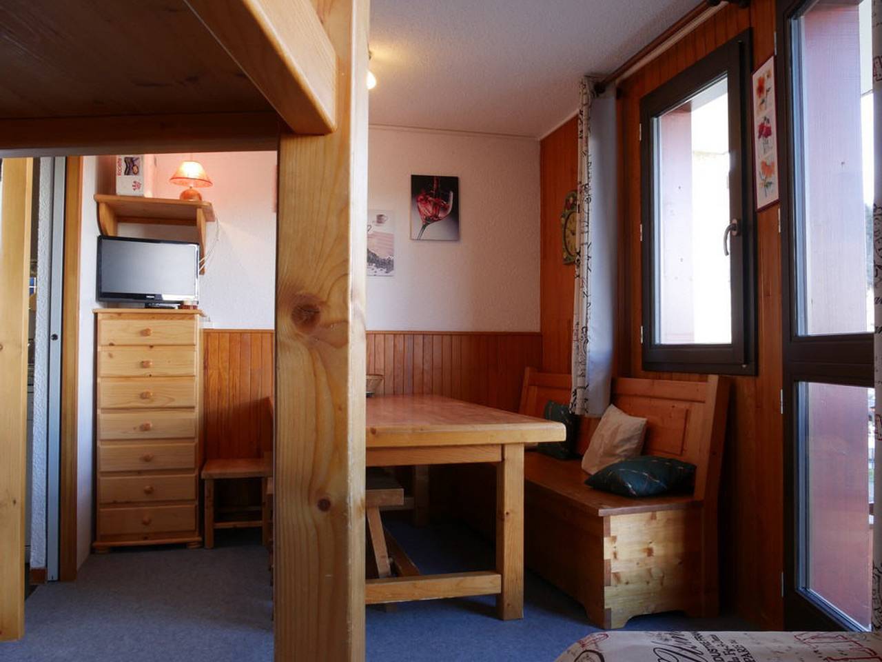 Estudio entero, Estudio renovado con balcón, cerca de pistas y comercios, aparcamiento gratuito, sin mascotas in La Plagne, Bellentre