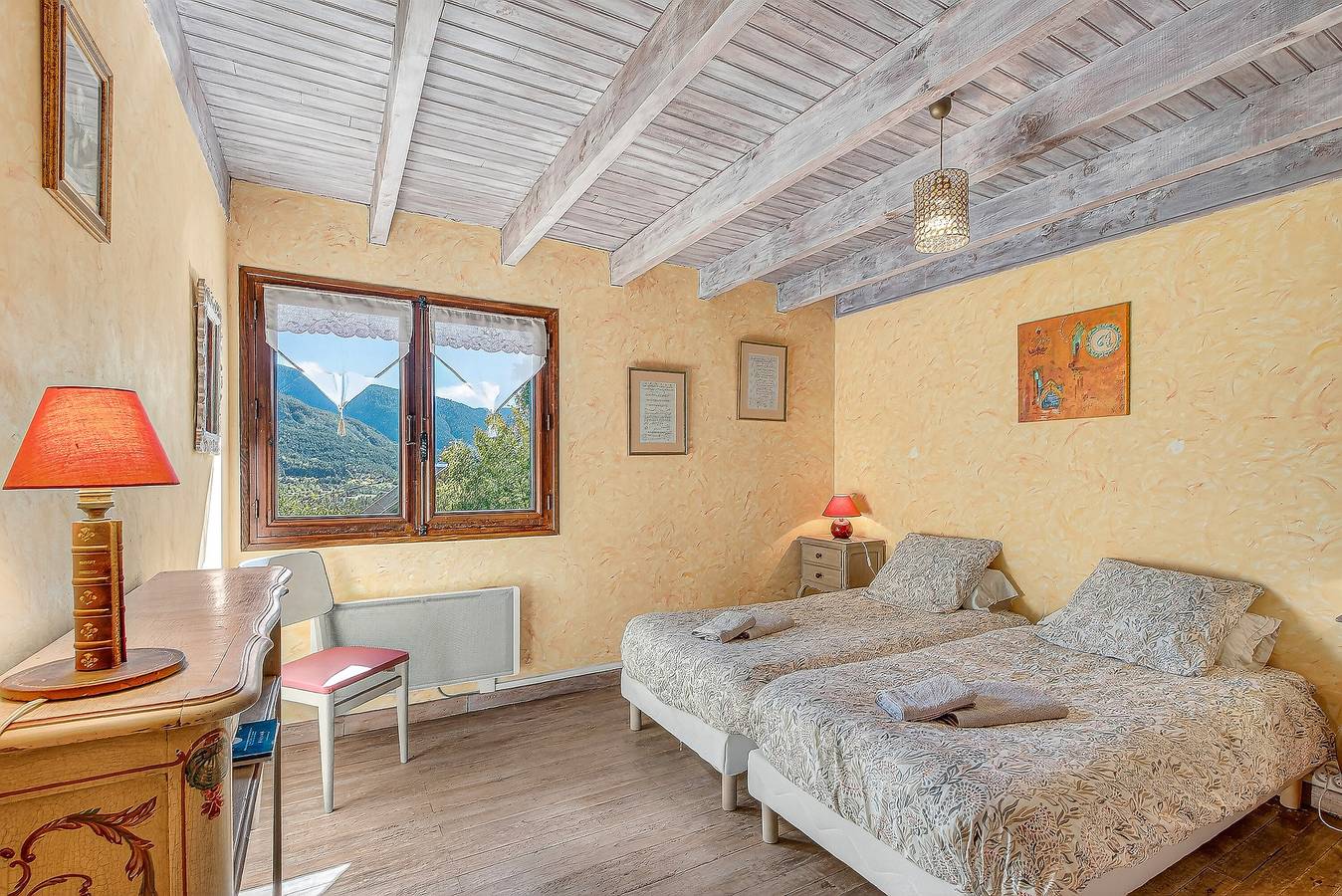 Chambre d'hôtes 'Poème et Aquarelle' avec vue sur la montagne, terrasse partagée et Wi-Fi in Beauvezer, Région Castellane