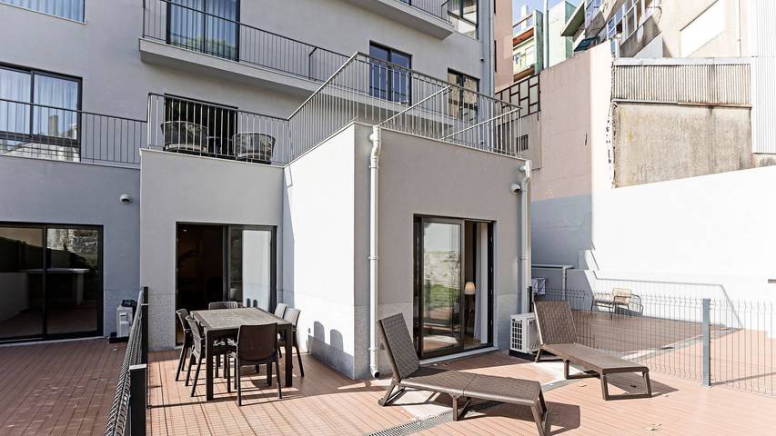 Apartamento entero, Paraíso -1B w/ AC & Patio by LovelyStay in Santo Ildefonso, Cedofeita, Santo Ildefonso, Sé, Miragaia, São Nicolau e Vitória