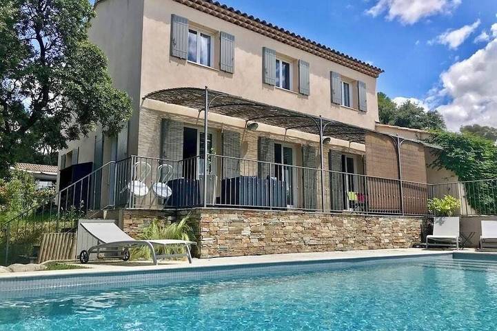 Location de vacances pour 6 personnes, avec jardin à Pourrières