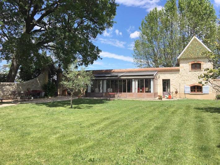 Location de vacances pour 6 personnes, avec jardin ainsi que vue et piscine à Le Puy-Sainte-Réparade