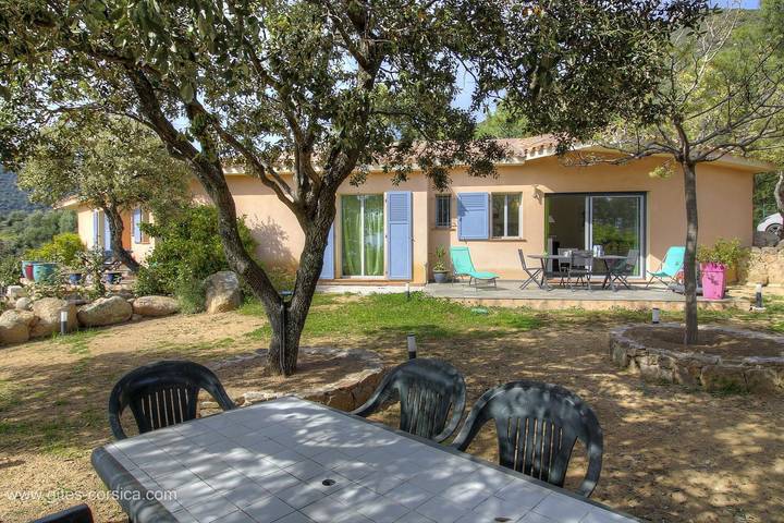 Gîte pour 4 personnes, avec Terrasse et Jardin à Monacia-d'Aullène