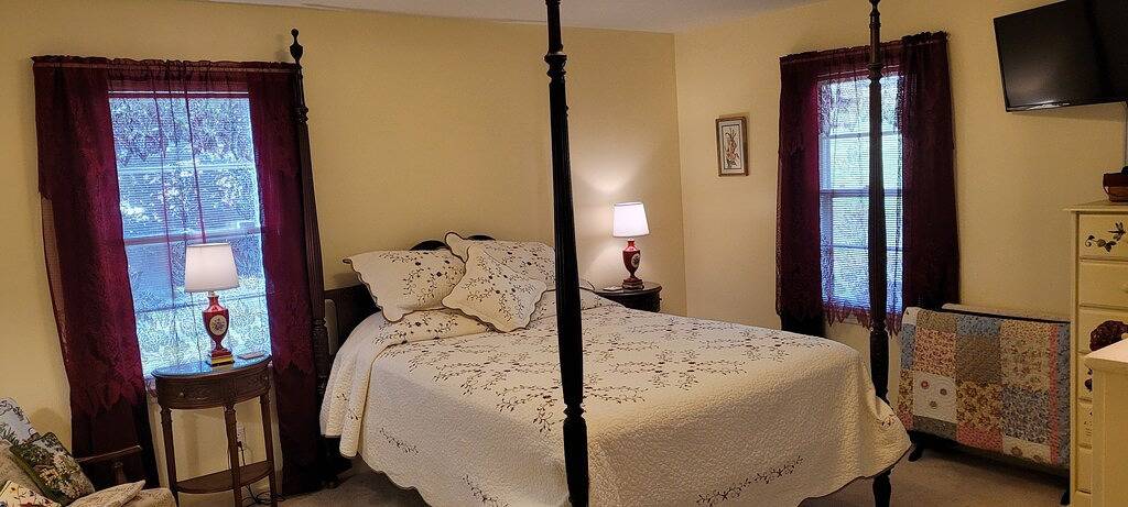 Vacation rental for 6 people, with yard and terrace in Highlands (NC)