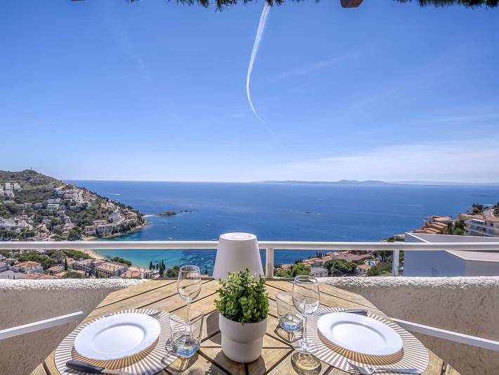 Ferienhaus für 4 Personen, mit Balkon und Garten in Roses - 2