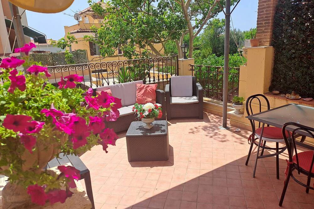 Alfonso's Little House in Santa Marinella, Rome Province